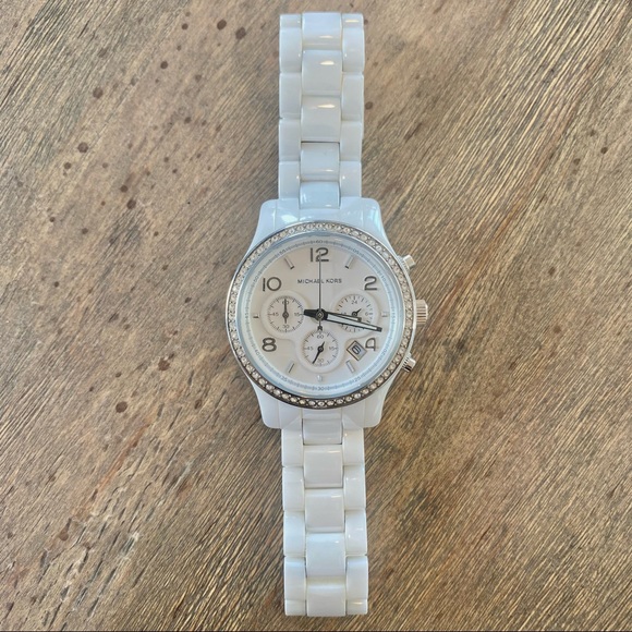 Michael Kors Runway Ceramic White Watch - Picture 4 of 10